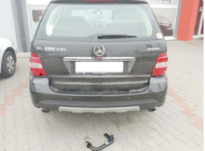Carlig remorcare Mercedes M Class ML (W164) 2005 - 2011 demontabil automat vertical marca Autohak [5]