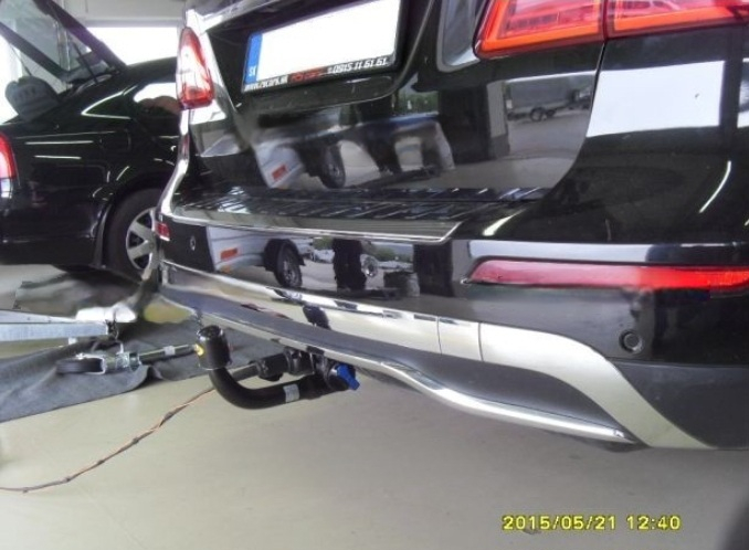 Carlig remorcare Mercedes M Class ML (W166) dupa 2011 demontabil automat vertical marca Autohak [14]