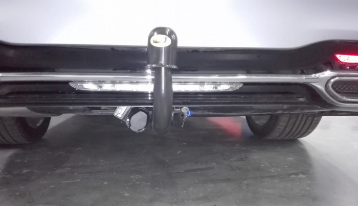 Carlig remorcare Mercedes S Class (W222) dupa 2013 demontabil automat vertical marca Autohak [5]