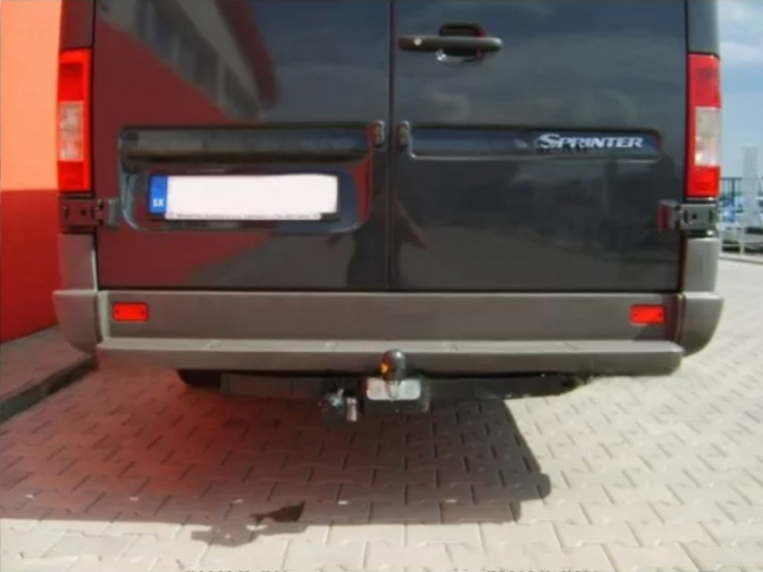 Carlig remorcare Mercedes Sprinter duba cu treapta 3,550m, 4,025m 1995-2006 marca Autohak [4]