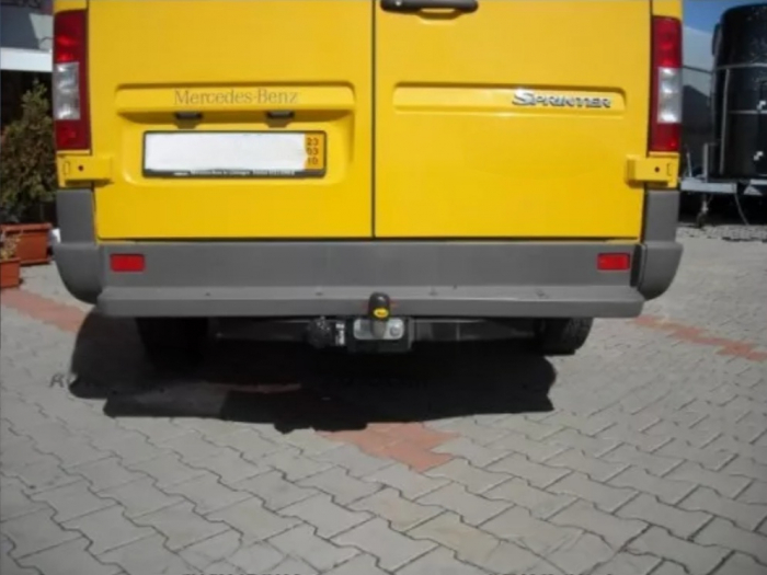 Carlig remorcare Mercedes Sprinter duba cu treapta 3,550m, 4,025m 1995-2006 marca Autohak [7]
