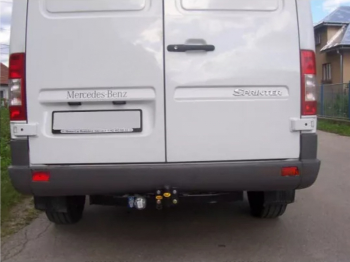 Carlig remorcare Mercedes Sprinter duba fara treapta 3,550m, 4,025m 1995-2006 marca Autohak [2]