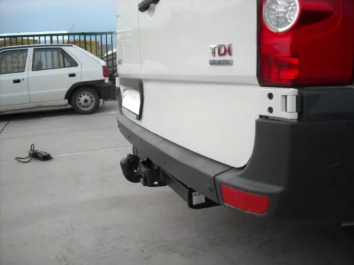 Carlig remorcare Mercedes Sprinter duba/platforma fara treapta punte simpla dupa 2006 marca Autohak [5]