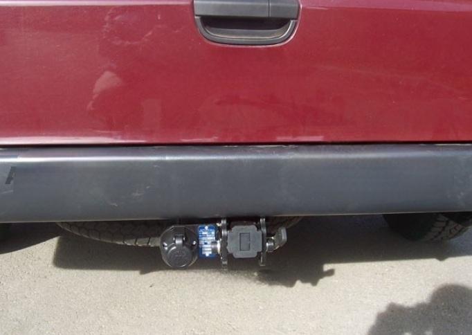 Carlig remorcare Mercedes Vito (W639) 2003 - 2014 demontabil automat cu maneta marca Autohak [4]