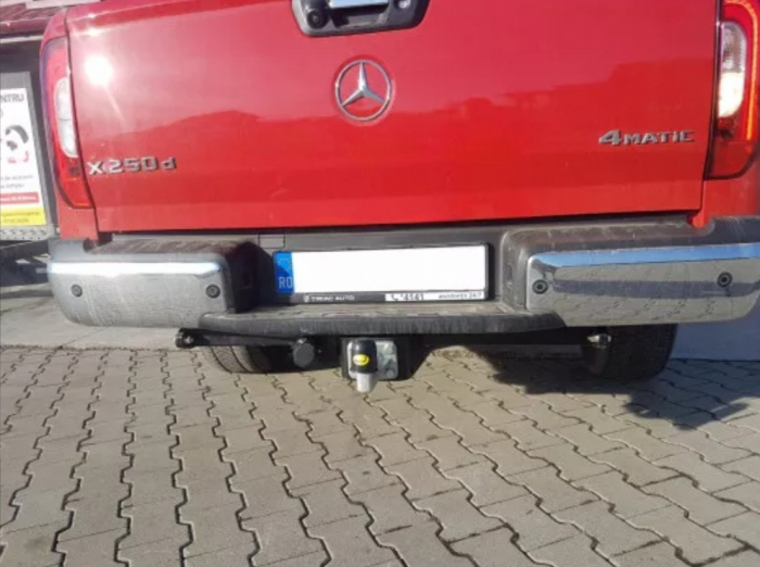 Carlig remorcare Mercedes X-Class pickup fabricat dupa 2017 marca Autohak [4]