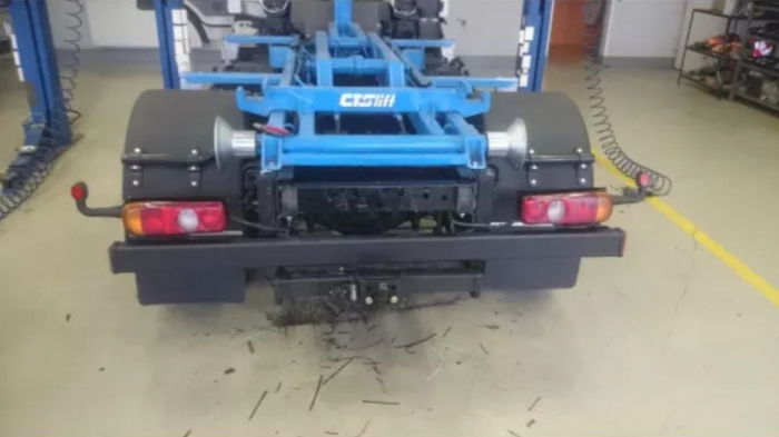 Carlig remorcare Mitsubishi Canter platforma fabricat dupa 1993 marca Autohak [9]
