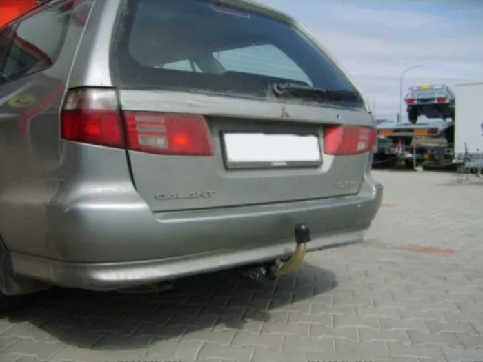 Carlig remorcare Mitsubishi Galant 4/5 usi 1992 - 2004 demontabil automat cu maneta [2]