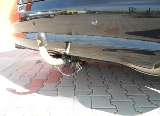 Carlig remorcare Mitsubishi Grandis dupa 2004 demontabil automat cu maneta marca Autohak [4]