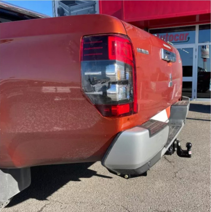 Carlig remorcare Mitsubishi L200 fabricat dupa 09/2019 marca Autohak [4]