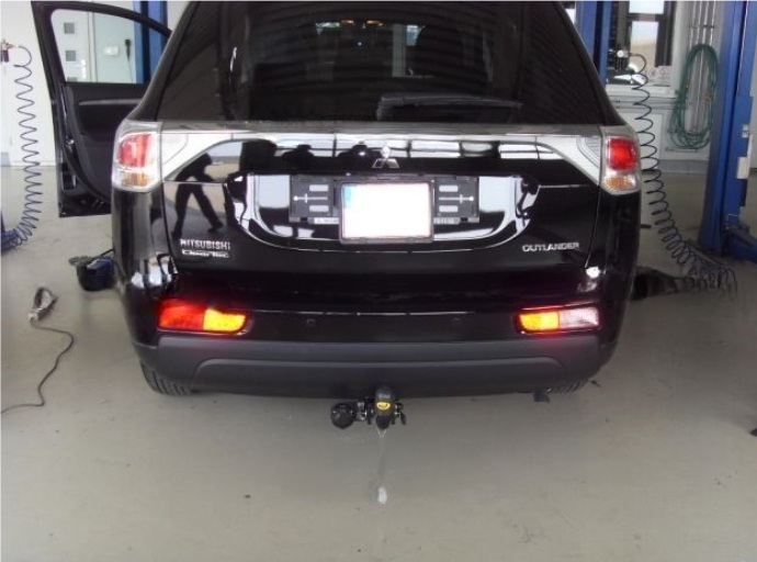 Carlig remorcare Mitsubishi Outlander dupa 2012 demontabil automat cu maneta marca Autohak [6]