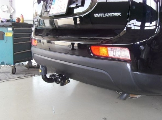 Carlig remorcare Mitsubishi Outlander dupa 2012 demontabil automat cu maneta marca Autohak [5]