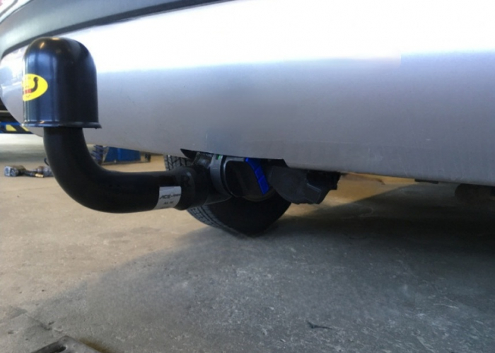 Carlig remorcare Mitsubishi Outlander dupa 2012 demontabil automat vertical marca Autohak [6]