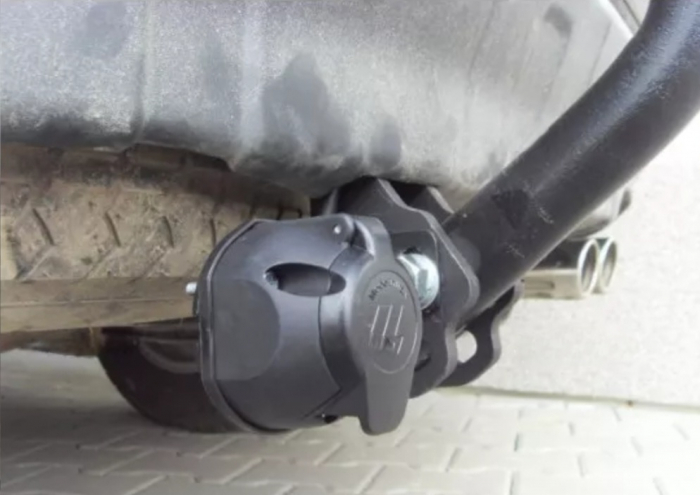 Carlig remorcare Mitsubishi Outlander SUV dupa 2007 marca Autohak [7]