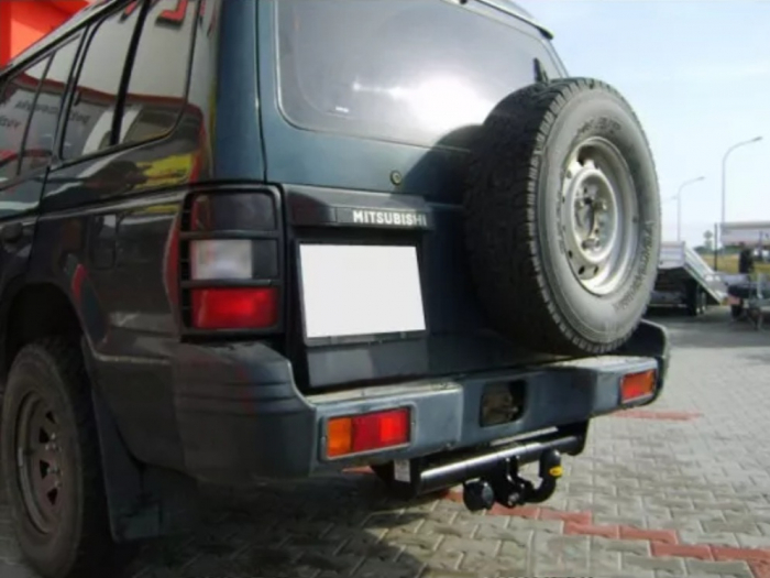 Carlig remorcare Mitsubishi Pajero 3/5 usi 1991-2002 marca Autohak [7]