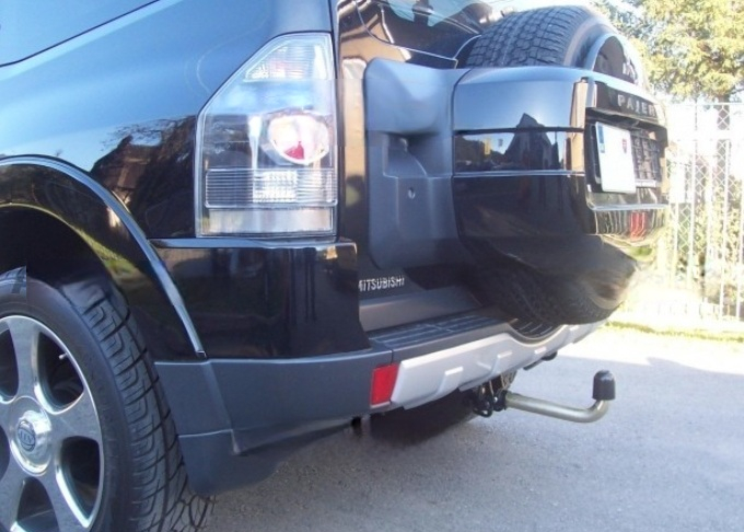Carlig remorcare Mitsubishi Pajero 3/5 usi dupa 2007 demontabil automat cu maneta marca Autohak [2]