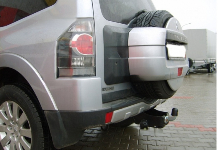 Carlig remorcare Mitsubishi Pajero 3/5 usi dupa 2007 marca Autohak [2]