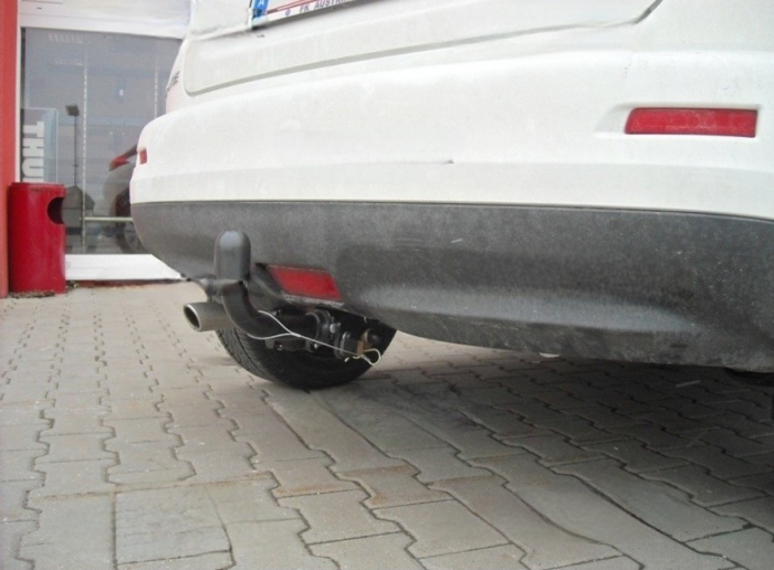 Carlig remorcare Nissan Juke tractiune fata dupa 2010 demontabil automat cu maneta marca Autohak [11]