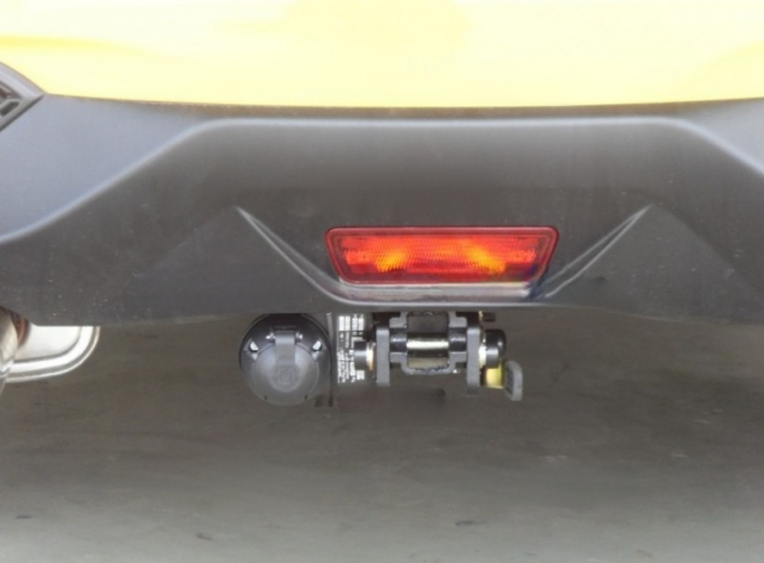 Carlig remorcare Nissan Juke tractiune fata dupa 2010 demontabil automat cu maneta marca Autohak [8]