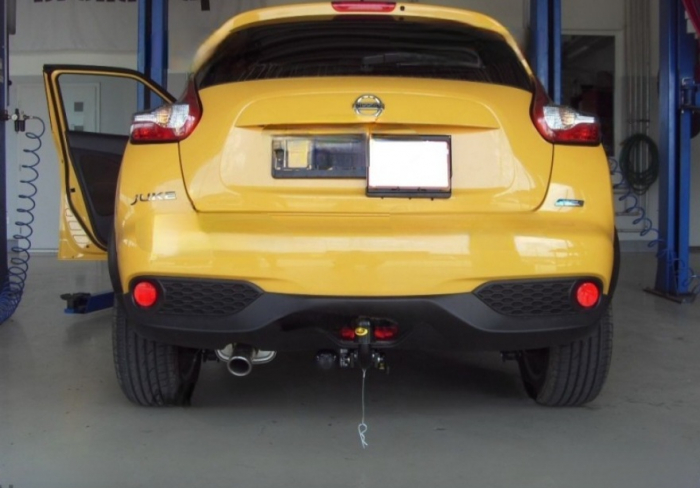 Carlig remorcare Nissan Juke tractiune fata dupa 2010 demontabil automat cu maneta marca Autohak [15]