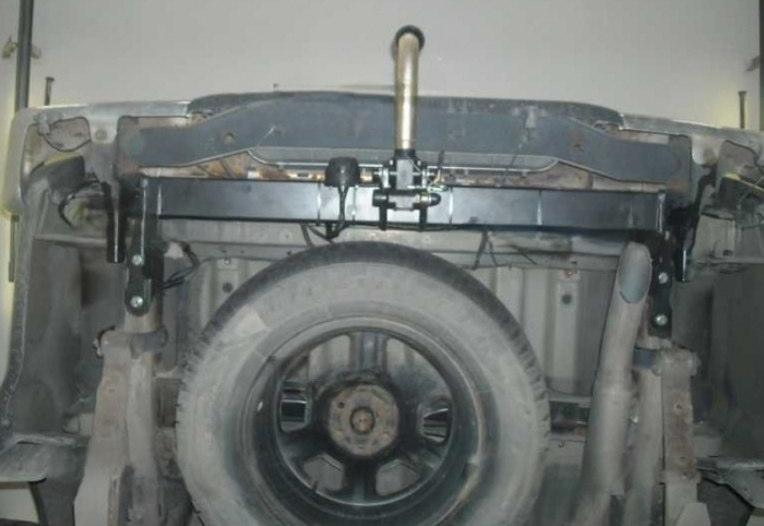 Carlig remorcare Nissan Navara cu scara 2005 - 2015 demontabil automat cu maneta marca Autohak [2]
