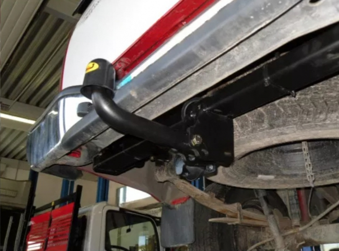 Carlig remorcare Nissan Navara cu scara fabricat intre 2005 - 2015 marca Autohak [10]