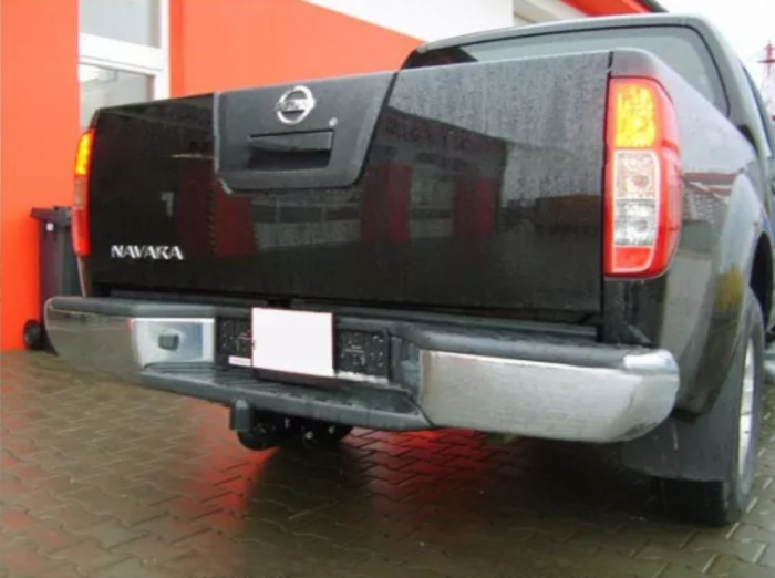 Carlig remorcare Nissan Navara cu scara fabricat intre 2005 - 2015 marca Autohak [4]
