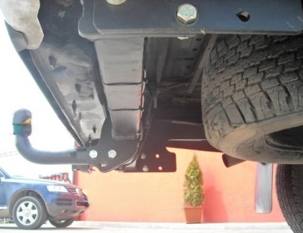 Carlig remorcare Nissan NP300 fabricat dupa 2008 marca Autohak [4]