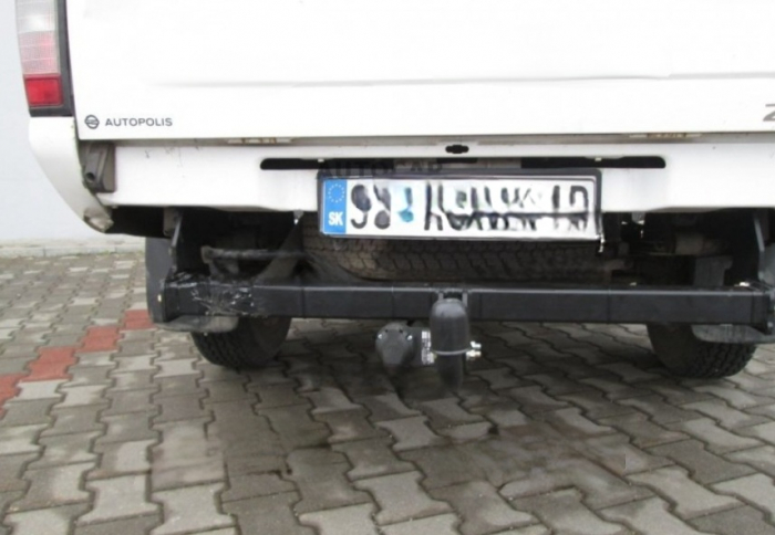 Carlig remorcare Nissan NP300 fabricat dupa 2008 marca Autohak [2]