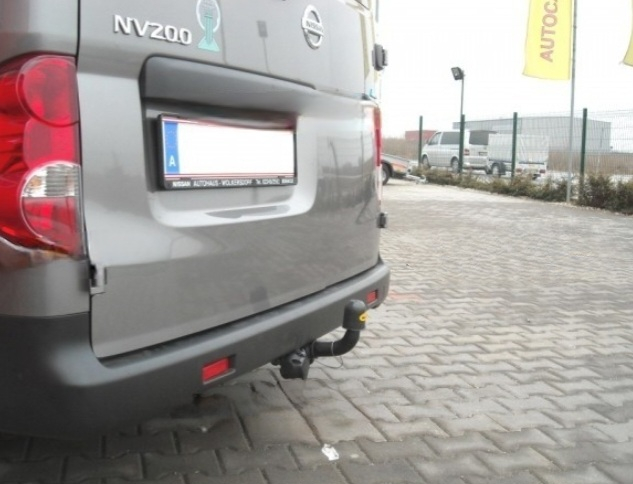 Carlig remorcare Nissan NV200 dupa 2009 demontabil automat cu maneta marca Autohak [7]