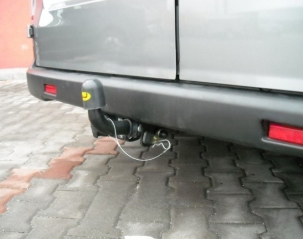 Carlig remorcare Nissan NV200 dupa 2009 demontabil automat cu maneta marca Autohak [4]