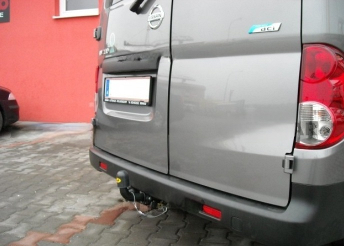 Carlig remorcare Nissan NV200 dupa 2009 demontabil automat cu maneta marca Autohak [2]