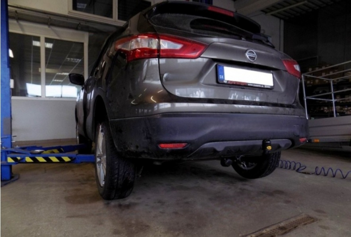Carlig remorcare Nissan Qashqai J11 2014 - 2018 demontabil automat cu maneta marca Autohak [4]
