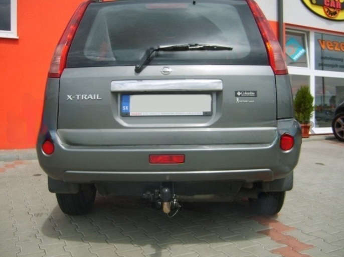 Carlig remorcare Nissan X-Trail T30 2001 - 2007 demontabil automat cu maneta marca Autohak [5]
