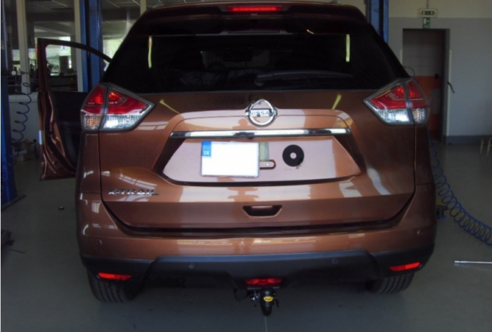 Carlig remorcare Nissan X-Trail T32 2014 - 2017 demontabil automat cu maneta marca Autohak [3]