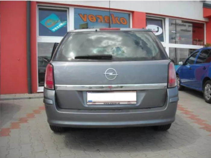 Carlig remorcare Opel Astra H combi 2004 - 2011 demontabil automat vertical marca Autohak [9]