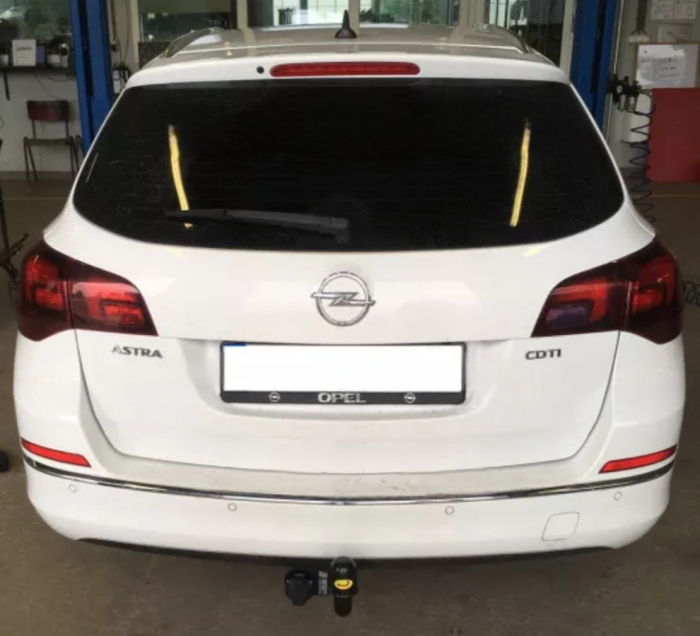 Carlig remorcare Opel Astra J combi dupa 2011 marca Autohak [6]