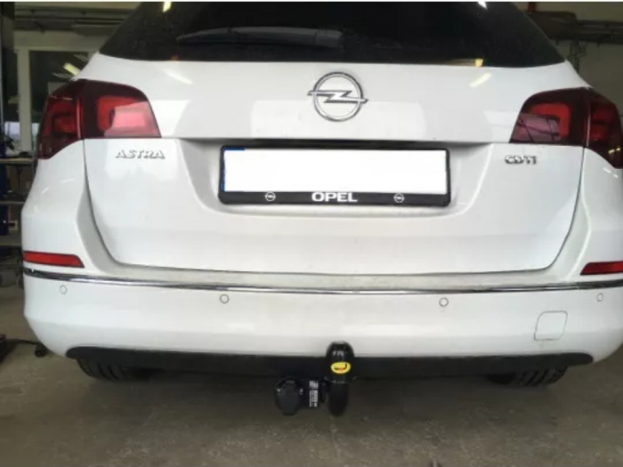 Carlig remorcare Opel Astra J combi dupa 2011 marca Autohak [2]