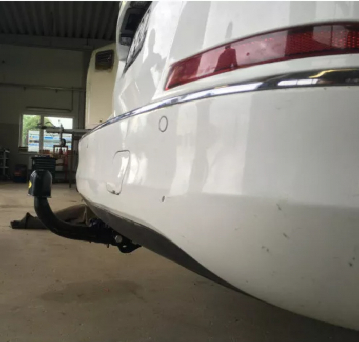 Carlig remorcare Opel Astra J combi dupa 2011 marca Autohak [5]