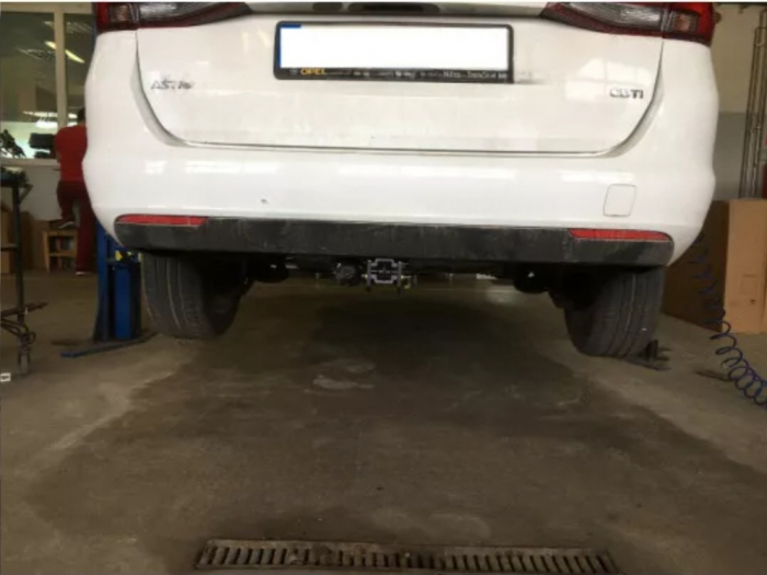 Carlig remorcare Opel Astra K combi 2015 - 2021 demontabil automat cu maneta marca Autohak [7]