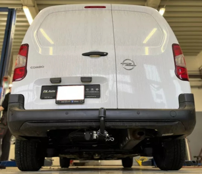 Carlig remorcare Opel Combo dupa 2018 demontabil automat cu maneta marca Autohak [2]