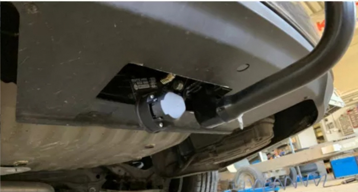 Carlig remorcare Opel Insignia combi dupa 2017 demontabil automat vertical marca Autohak [6]