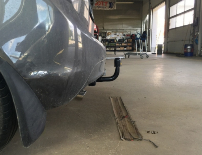 Carlig remorcare Opel Meriva dupa 2010 demontabil automat vertical marca Autohak [5]
