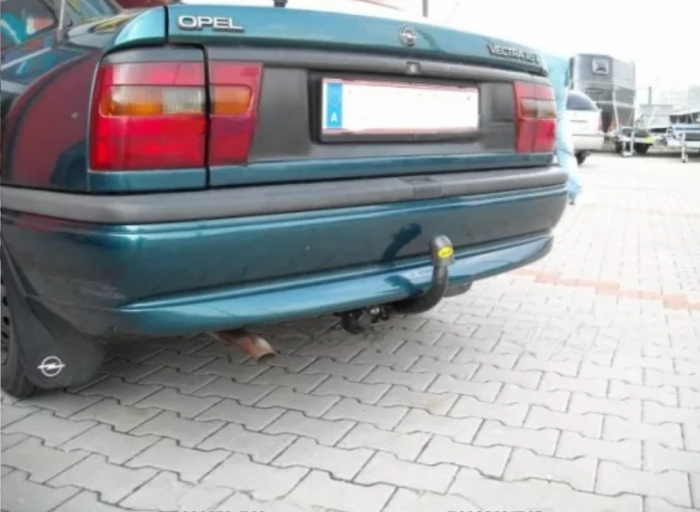 Carlig remorcare Opel Vectra A 5 usi fabricat intre 1988 - 1995 marca Autohak [5]