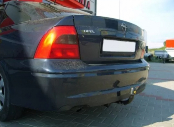 Carlig remorcare Opel Vectra B 4 usi fabricat intre 1995 - 2002 marca Autohak [4]