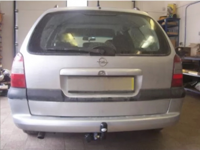 Carlig remorcare Opel Vectra B combi fabricat intre 1996 - 2003 marca Autohak [5]