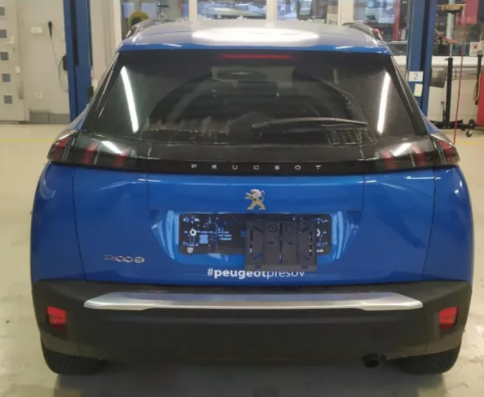 Carlig remorcare Peugeot 2008 dupa 2019 demontabil automat vertical marca Autohak [6]