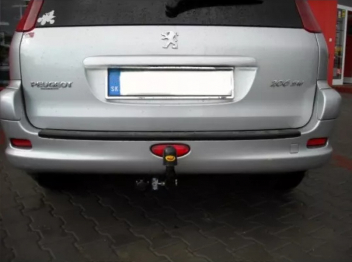 Carlig remorcare Peugeot 206 SW dupa 2002 marca Autohak [4]