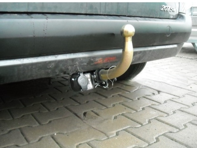 Carlig remorcare Peugeot 207 SW dupa 2006 demontabil automat cu maneta marca Autohak [4]