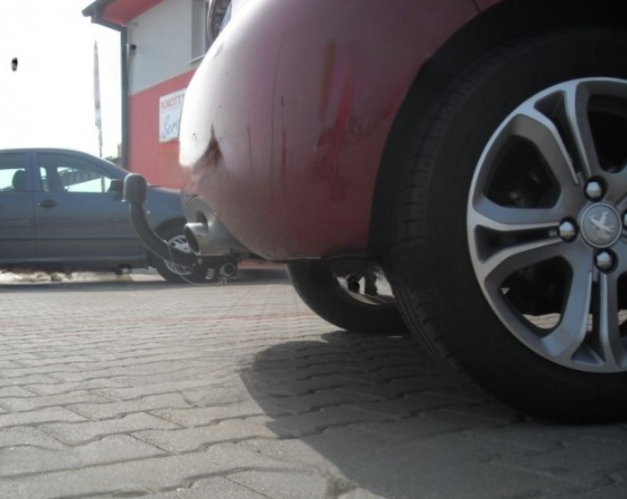Carlig remorcare Peugeot 208 fabricat intre 2012 - 2019 demontabil automat cu maneta marca Autohak [2]