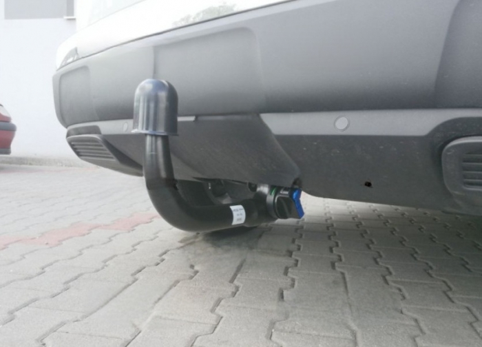 Carlig remorcare Peugeot 3008 dupa 05/2016 demontabil automat vertical marca Autohak [10]